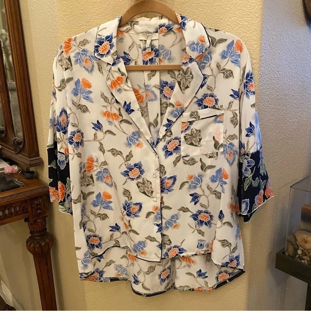 SOLD!! JOIE Desmonda Floral 100% Silk 3/4 Sleeve Pajama Style Button Top-Medium - Picture 1 of 9
